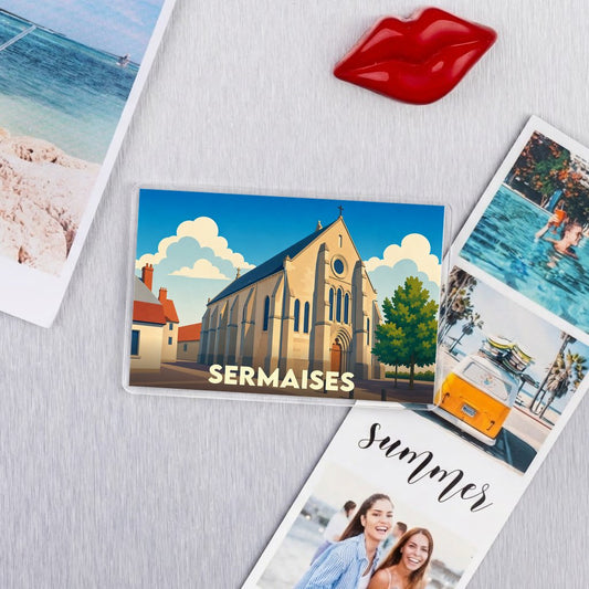 Magnet souvenir de la ville de Sermaises avec une illustration stylisée de son église.