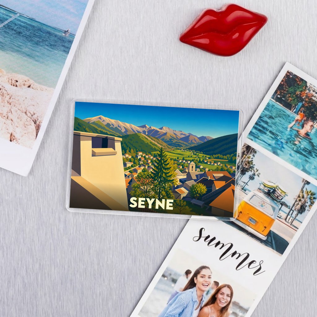 Magnet souvenir de la ville de Seyne avec une illustration stylisée de ses paysages montagneux.