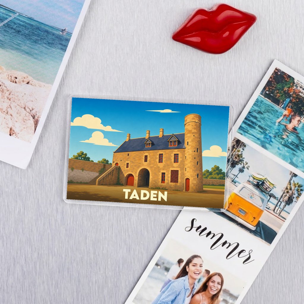 Magnet souvenir de la ville de Taden avec une illustration stylisée d'un manoir médiéval.
