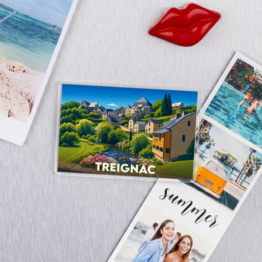Magnet souvenir de la ville de Treignac avec une illustration stylisée et colorée.
