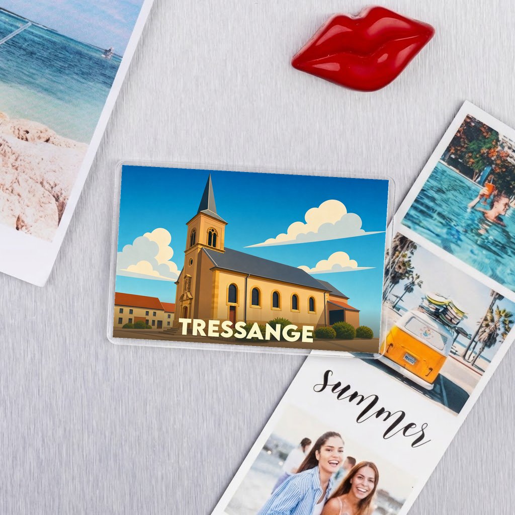Magnet souvenir de la ville de Tressange avec une illustration stylisée de son église.