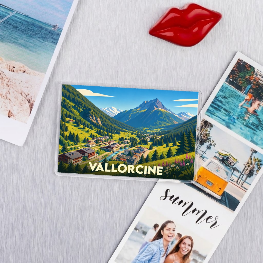 Magnet souvenir de la ville de Vallorcine avec une illustration de paysage de montagne colorée.