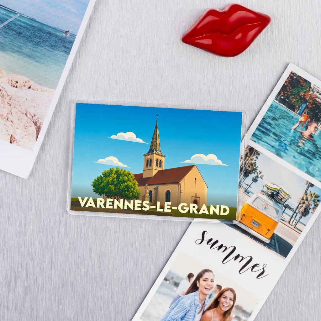 Magnet souvenir de la ville de Varennes-le-Grand avec une illustration stylisée de son église.