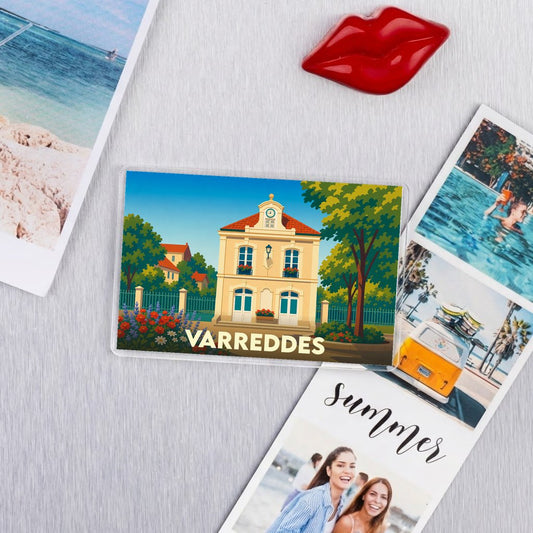 Magnet souvenir de la ville de Varreddes avec une illustration colorée et stylisée de sa mairie.