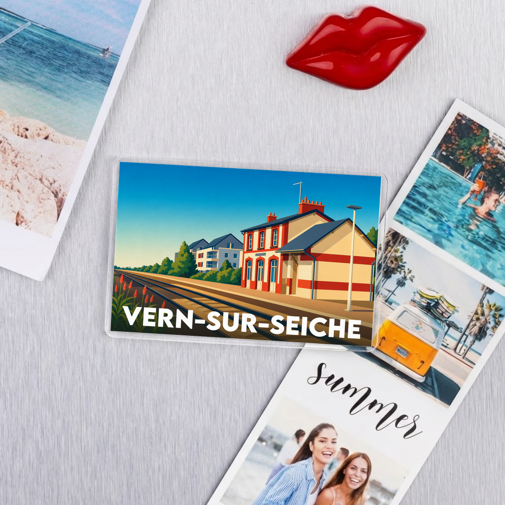 Magnet souvenir de la ville de Vern-sur-Seiche avec une illustration stylisée de sa gare ferroviaire.