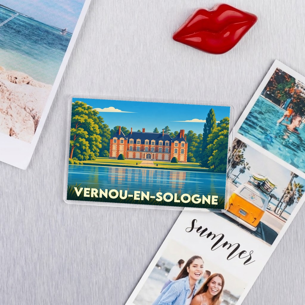 Magnet souvenir de Vernou-en-Sologne illustrant un château au bord de l'eau dans un style graphique.