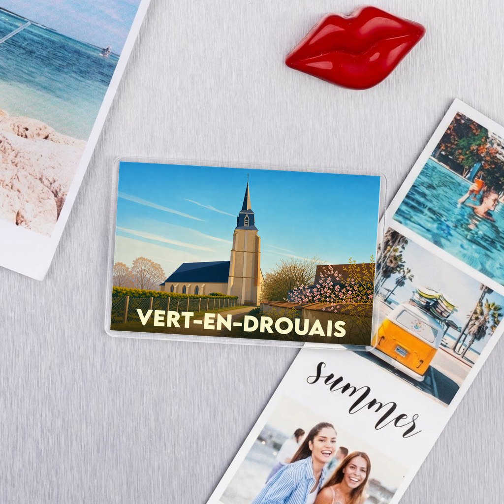 Magnet souvenir de la ville de Vert-en-Drouais avec une illustration stylisée de son église.