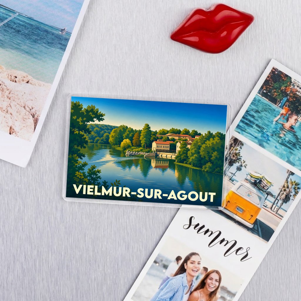 Magnet souvenir de la ville de Vielmur-sur-Agout avec une illustration stylisée de son paysage fluvial.
