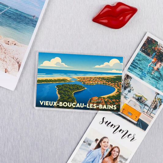 Magnet souvenir de la ville de Vieux-Boucau-les-Bains avec une illustration stylisée de sa côte.