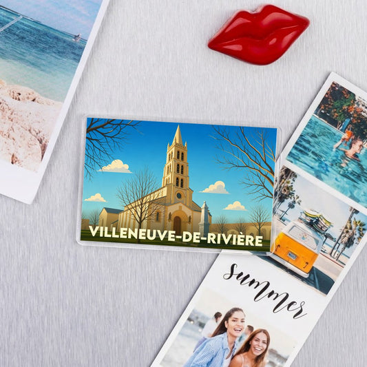 Magnet souvenir de la ville de Villeneuve-de-Rivière avec une illustration stylisée de son église.