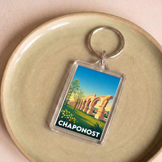Porte-clés souvenir de la ville de Chaponost avec une illustration stylisée de son aqueduc romain.