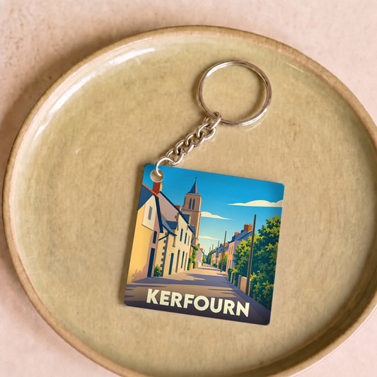 Porte-clés souvenir de la ville de Kerfourn avec une illustration stylisée.