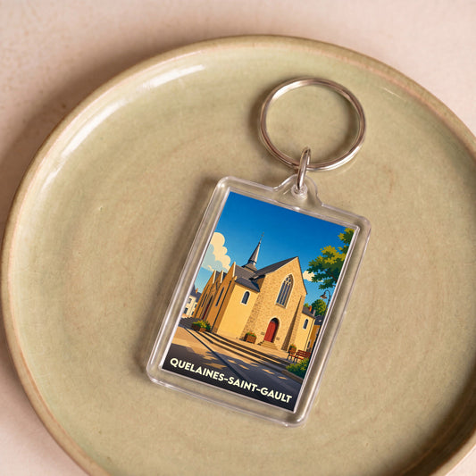 Porte-clés souvenir de la ville de Quelaines-Saint-Gault avec une illustration stylisée de son église.