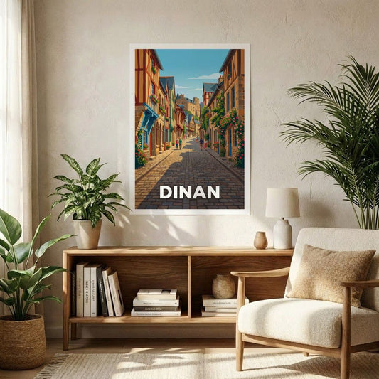 Poster souvenir de la ville de Dinan illustrant une rue pavée pittoresque bordée de maisons à colombages.