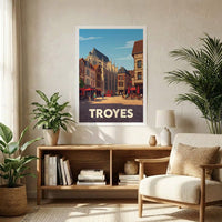 Poster souvenir de la ville de Troyes avec une illustration stylisée de son architecture historique.