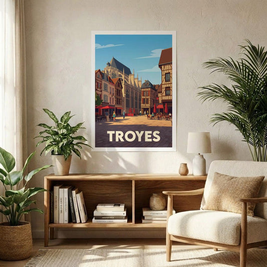 Poster souvenir de la ville de Troyes avec une illustration stylisée de son architecture historique.