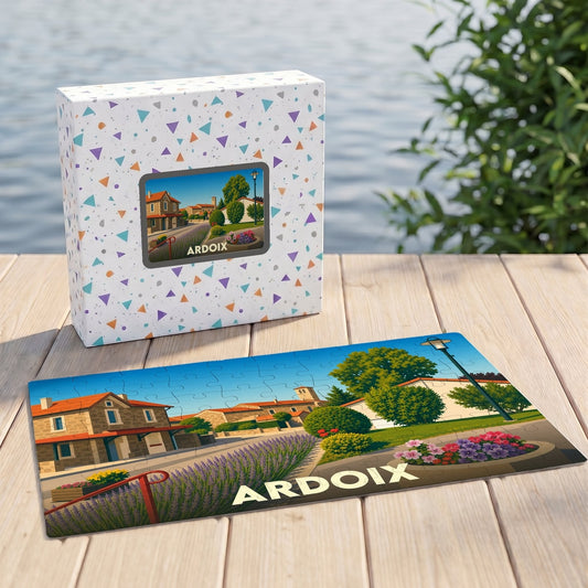 Puzzle souvenir de la ville d'Ardoix illustrant un paysage de village pittoresque avec de la lavande.