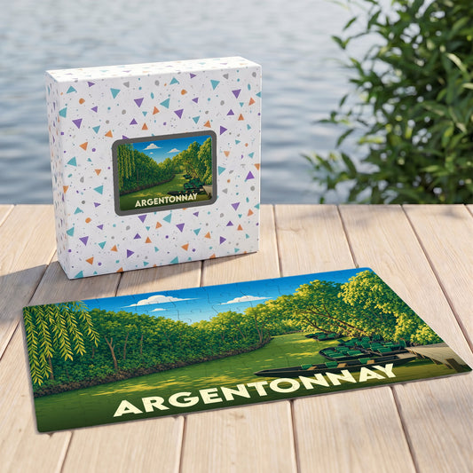 Puzzle souvenir de la ville d'Argentonnay avec une illustration stylisée d'un paysage de rivière et de barques.