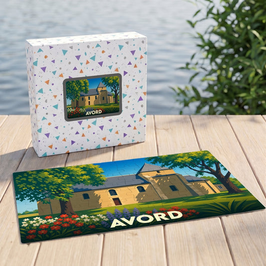 Puzzle souvenir de la ville d'Avord avec une illustration stylisée de son église.