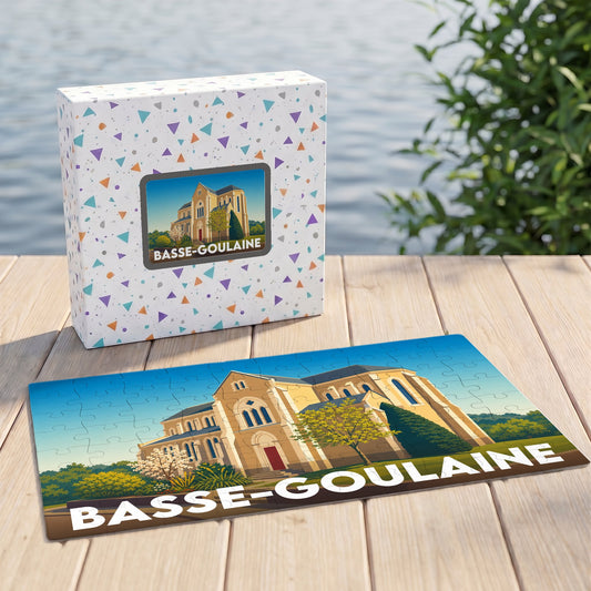 Puzzle souvenir de la ville de Basse-Goulaine représentant son église avec une illustration stylisée.