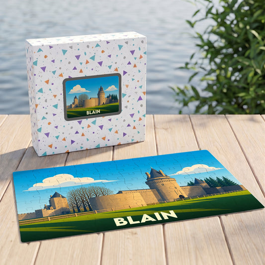 Puzzle souvenir de la ville de Blain représentant son château dans un style illustré.