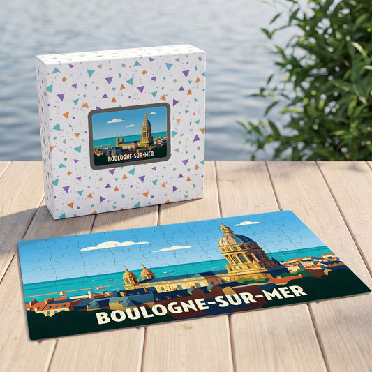 Puzzle souvenir de la ville de Boulogne-sur-Mer avec une illustration stylisée et sa boîte assortie.