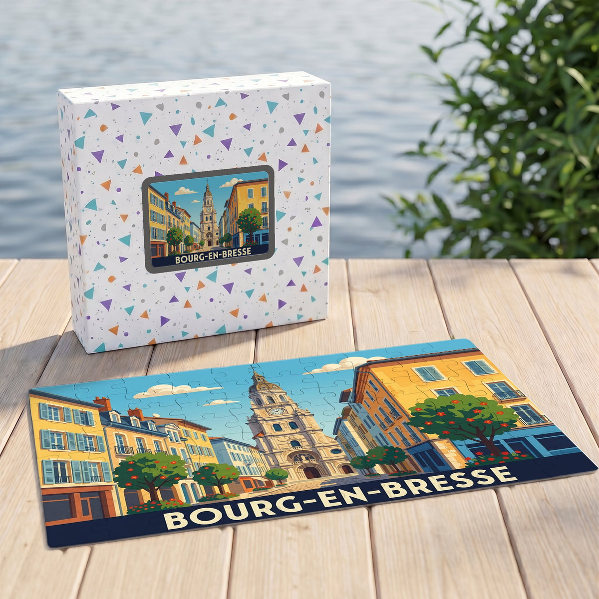 Puzzle souvenir de la ville de Bourg-en-Bresse avec une illustration stylisée et colorée de son centre historique.