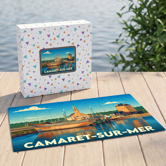 Puzzle souvenir de la ville de Camaret-sur-Mer avec une illustration stylisée de son port et de sa tour historique.