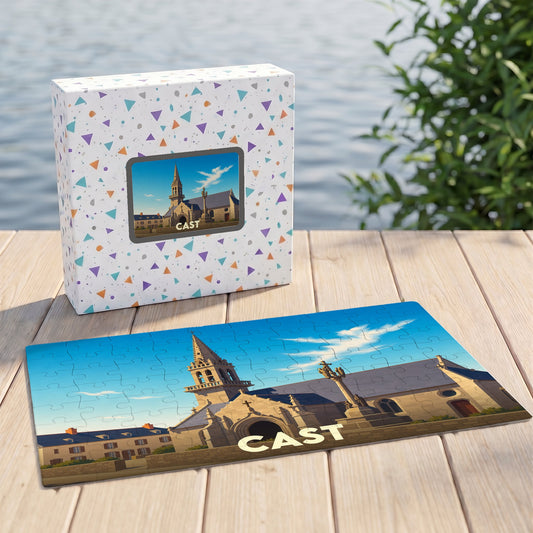 Puzzle souvenir de la ville de Cast illustrant une église de style breton.