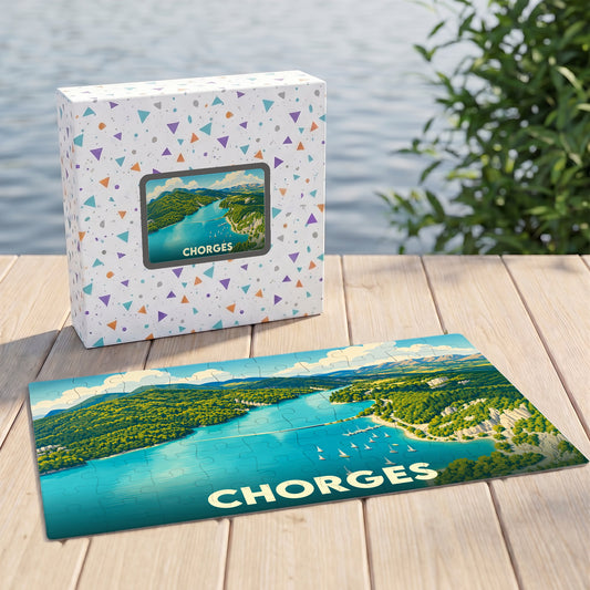 Puzzle souvenir de la ville de Chorges illustrant un paysage de lac et de montagnes.