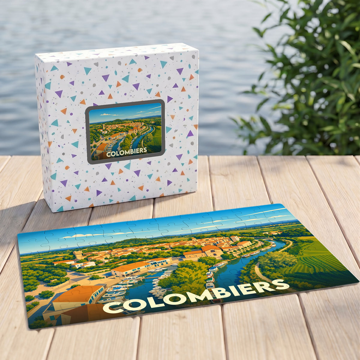 Puzzle souvenir de la ville de Colombiers présentant une illustration stylisée et colorée de son port et du canal.
