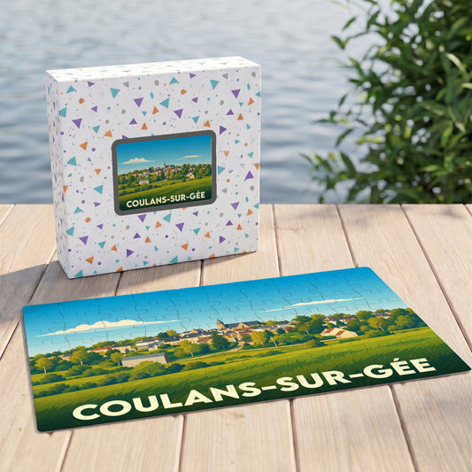 Puzzle souvenir de la ville de Coulans-sur-Gée avec une illustration paysagère stylisée.