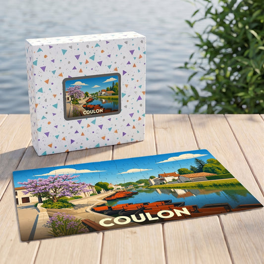Puzzle souvenir de la ville de Coulon avec une illustration stylisée de son canal et ses barques.