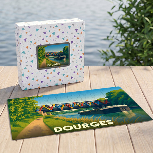 Puzzle souvenir de la ville de Dourges avec une illustration stylisée d'un pont coloré et d'une péniche sur l'eau.