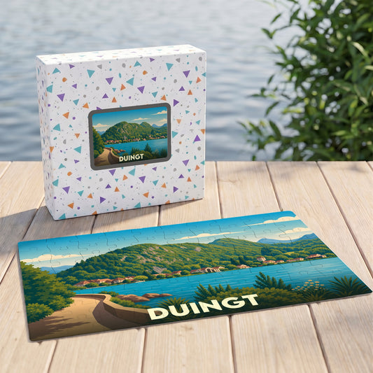 Puzzle souvenir de la ville de Duingt avec une illustration stylisée d'un paysage lacustre.