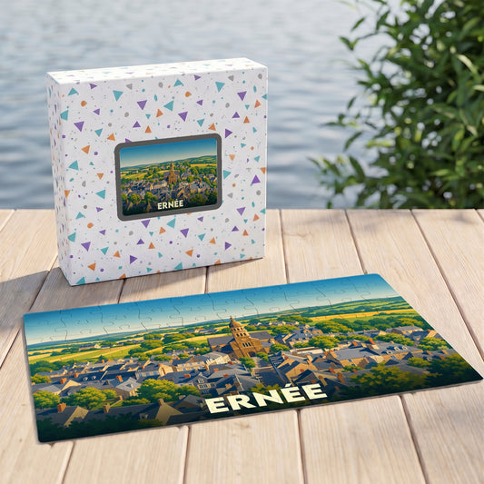 Puzzle souvenir de la ville d'Ernée avec une illustration panoramique stylisée.