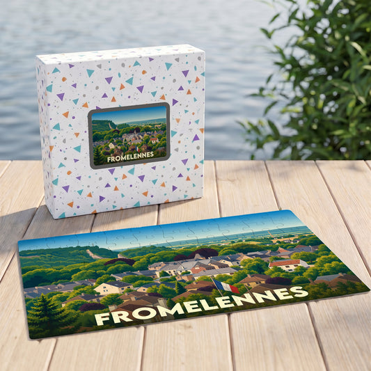 Puzzle souvenir de la ville de Fromelennes avec une illustration panoramique stylisée.