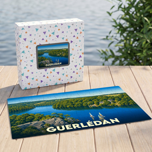 Puzzle souvenir de Guerlédan illustrant une vue panoramique sur le lac et ses paysages boisés.