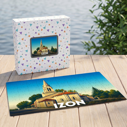 Puzzle souvenir de la ville d'Izon avec une illustration stylisée d'une église locale.