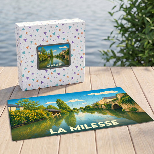 Puzzle souvenir de la ville de La Milesse illustrant un paysage fluvial paisible et verdoyant.