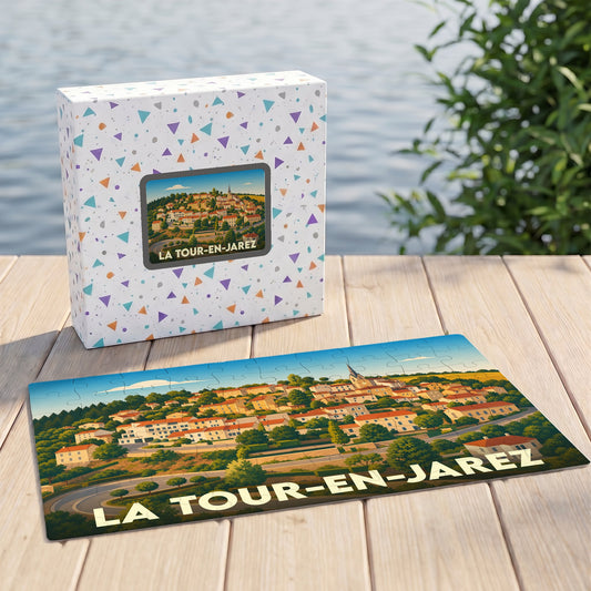Puzzle souvenir de la ville de La Tour-en-Jarez avec une illustration stylisée de ses collines et habitations.