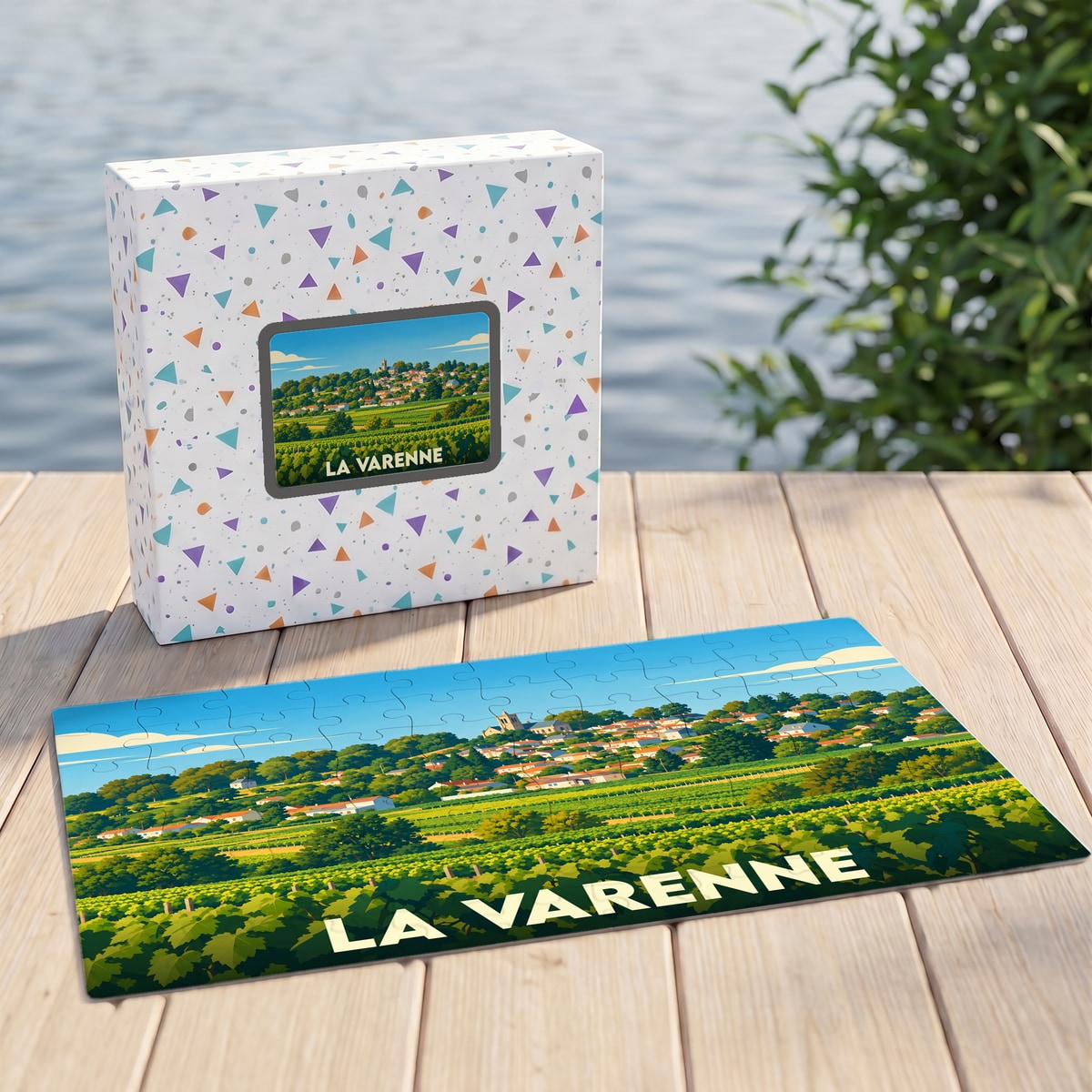 Puzzle souvenir de la ville de La Varenne avec une illustration stylisée de son paysage de vignobles.