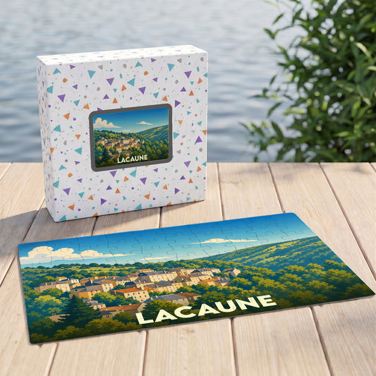 Puzzle souvenir de la ville de Lacaune représentant un paysage illustré dans son coffret assorti.