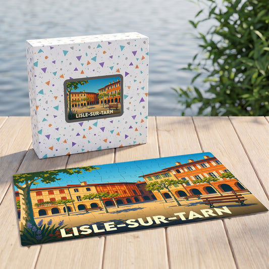 Puzzle souvenir de la ville de Lisle-sur-Tarn avec une illustration colorée de sa place centrale.