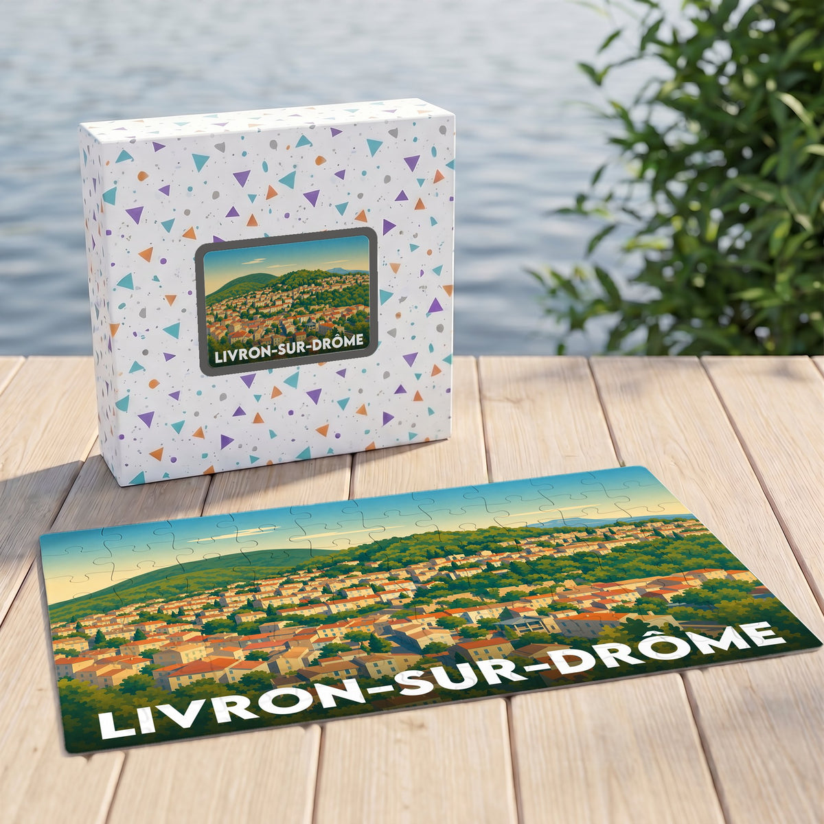 Puzzle souvenir de la ville de Livron-sur-Drôme avec une illustration panoramique colorée.