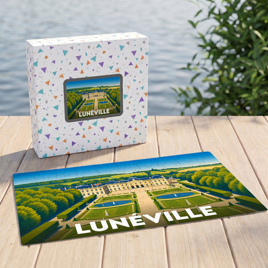 Puzzle souvenir de la ville de Lunéville représentant son château et ses jardins à la française.