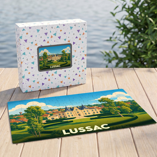 Puzzle souvenir de la ville de Lussac illustrant un château dans un style graphique épuré.
