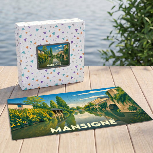 Puzzle souvenir de la ville de Mansigné avec une illustration stylisée d'un canal verdoyant.