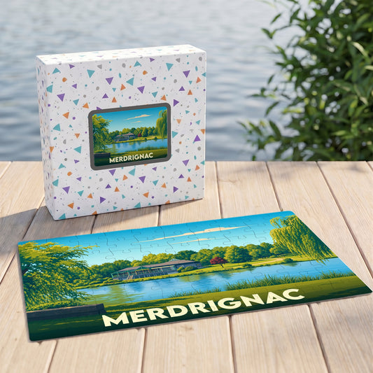 Puzzle souvenir de la ville de Merdrignac avec une illustration paysagère stylisée d'un étang.