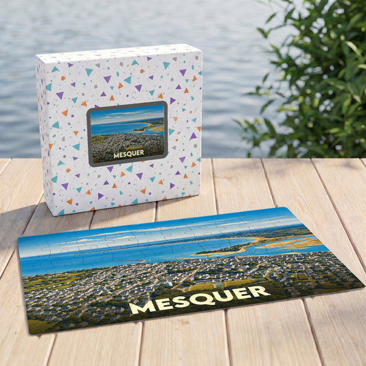 Puzzle souvenir de la ville de Mesquer présentant une vue aérienne du littoral.